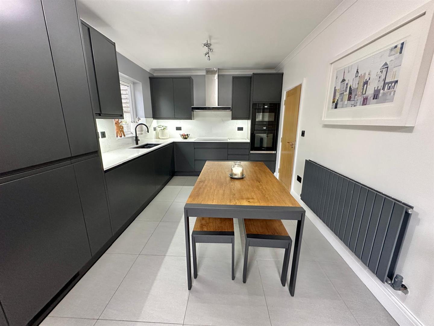 4 bed property in Tregolls Road, Truro